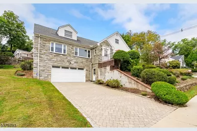 31 Collamore Ter, West Orange Township, NJ 07052 - Photo 2