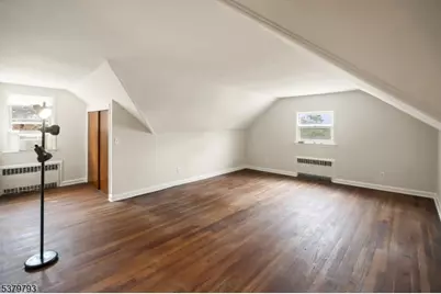 31 Collamore Ter, West Orange Township, NJ 07052 - Photo 14