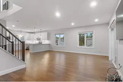 22B Arcadia Pl, Union Township, NJ 07088 - Photo 2