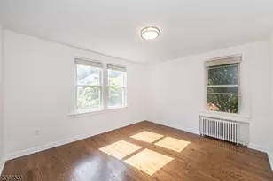 331 Diamond Bridge Ave, Hawthorne, NJ 07506 - Photo 12