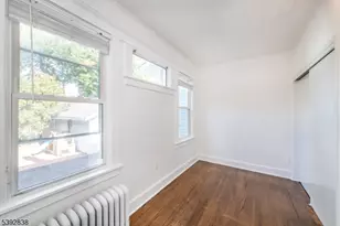 331 Diamond Bridge Ave, Hawthorne, NJ 07506 - Photo 8