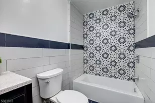 284 S 6th St, Newark, NJ 07103 - Photo 24