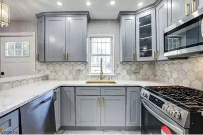 284 S 6th St, Newark, NJ 07103 - Photo 12