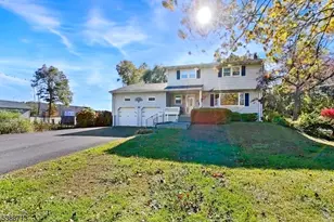 54 Mapledale Ave, Roxbury Township, NJ 07876 - Photo 2