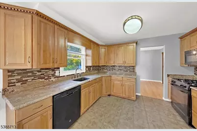 54 Mapledale Ave, Roxbury Township, NJ 07876 - Photo 24