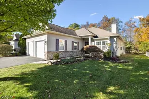 29 Daulton Dr, Franklin Township, NJ 08873 - Photo 1