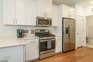 69 Veterans Wy, Morris Plains, NJ 07950 - Photo 8