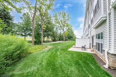 69 Veterans Way, Morris Plains, NJ 07950 - Photo 26