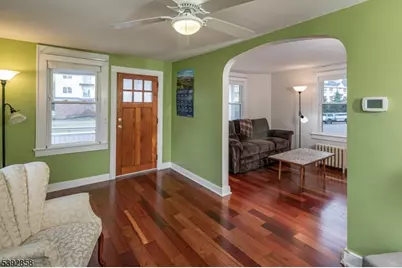 25 Canal St, Raritan, NJ 08869 - Photo 4