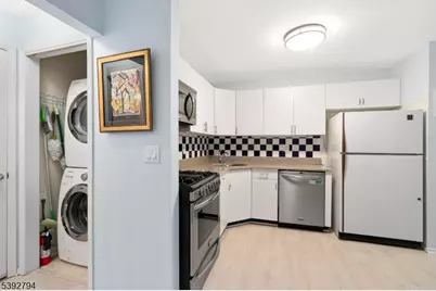 42 Larkin Cir, West Orange Township, NJ 07052 - Photo 6