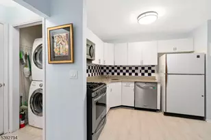 42 Larkin Cir, West Orange Township, NJ 07052 - Photo 6