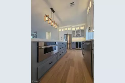 428 Railroad Ave, Old Bridge Township, NJ 08879 - Photo 6