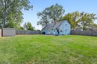 990 Rebecca Pl, Woodbridge Township, NJ 08830 - Photo 4