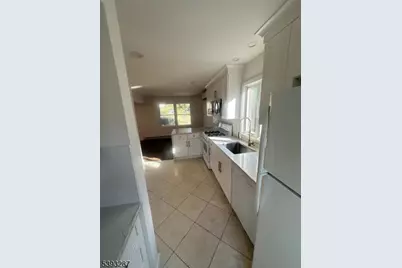 56 Buena Vista Rd #1, Cedar Grove, NJ 07009 - Photo 4