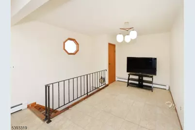 91 Mawhinney Ave, Hawthorne, NJ 07506 - Photo 2