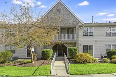 13 Parkside Ct, Wayne, NJ 07470 - Photo 1