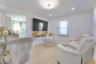 327 Roosevelt Ln, Kenilworth, NJ 07033 - Photo 4