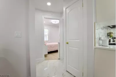 327 Roosevelt Ln, Kenilworth, NJ 07033 - Photo 8