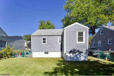 327 Roosevelt Ln, Kenilworth, NJ 07033 - Photo 14