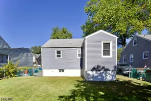 327 Roosevelt Ln, Kenilworth, NJ 07033 - Photo 14