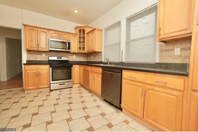 466 Cortlandt St 2nd Fl. #2, Belleville, NJ 07109 - Photo 2
