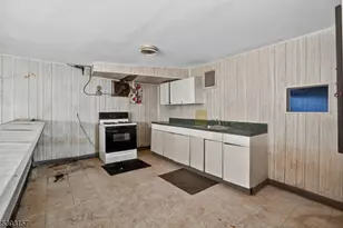 61 New St, Montclair, NJ 07042 - Photo 14