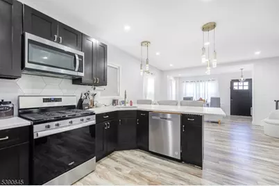 170 Clinton Pl, Newark, NJ 07112 - Photo 8