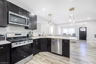 170 Clinton Pl, Newark, NJ 07112 - Photo 8