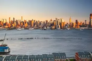 8 Carroll Pl, Weehawken, NJ 07086 - Photo 26