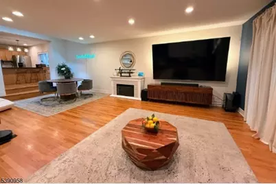 8 Carroll Pl, Weehawken, NJ 07086 - Photo 16