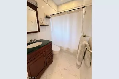 8 Carroll Pl, Weehawken, NJ 07086 - Photo 18