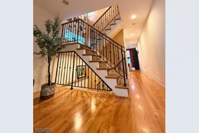 8 Carroll Pl, Weehawken, NJ 07086 - Photo 12