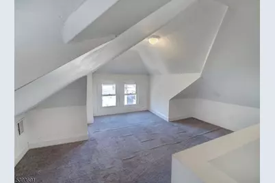 222 Lafayette Ave, Lyndhurst Township, NJ 07071 - Photo 12