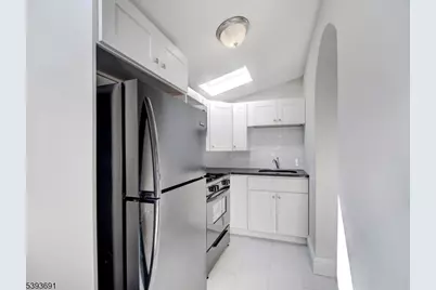 222 Lafayette Ave, Lyndhurst Township, NJ 07071 - Photo 4