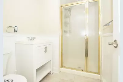 105 Parkway #2, Rochelle Park Township, NJ 07662 - Photo 18