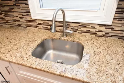 105 Parkway #2, Rochelle Park Township, NJ 07662 - Photo 6