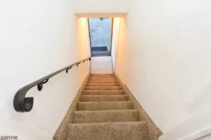 105 Parkway, Rochelle Park Township, NJ 07662 - Photo 20