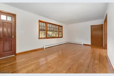 10 Samuel Dr, Raritan Township, NJ 08822 - Photo 4