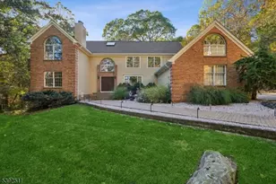 19 Helen St, Warren Township, NJ 07059 - Photo 1