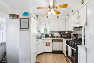 48 Woodland Way, South Brunswick Township, NJ 08810 - Photo 8