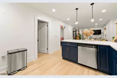 11 W Gouverneur Ave, Rutherford, NJ 07070 - Photo 10