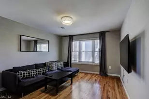 70 Orchard St, Newark, NJ 07102 - Photo 4