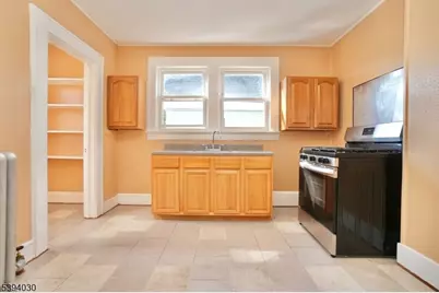 180 Hobson St 2nd Fl #2, Newark, NJ 07112 - Photo 4