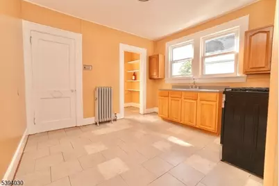 180 Hobson St 2nd Fl #2, Newark, NJ 07112 - Photo 6