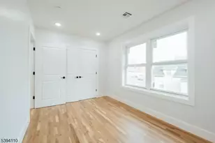 90 Hollywood Ave, East Orange, NJ 07018 - Photo 14