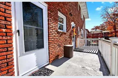 61 Star Lake Rd #2, Bloomingdale, NJ 07403 - Photo 2