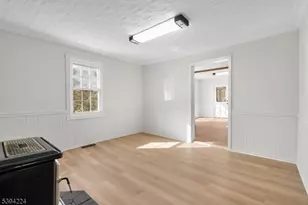 31 Prices Switch Rd, Vernon, NJ 07462 - Photo 8