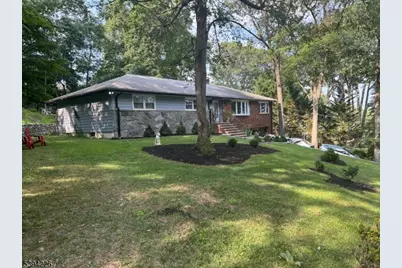 11 Surrey Pl #1, Hawthorne, NJ 07506 - Photo 2