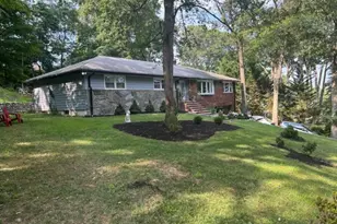 11 Surrey Pl, Hawthorne, NJ 07506 - Photo 2