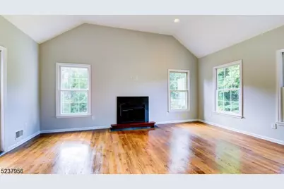 15 Berry Ct, Mount Olive, NJ 07836 - Photo 28